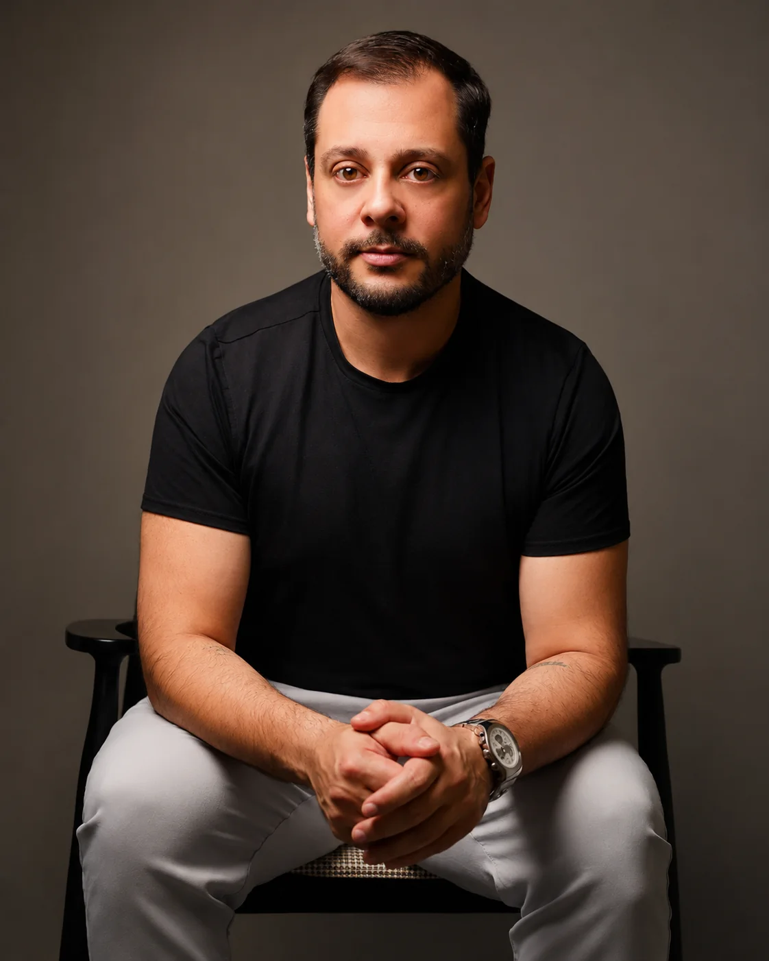 Dr. William Phillip em retrato profissional
